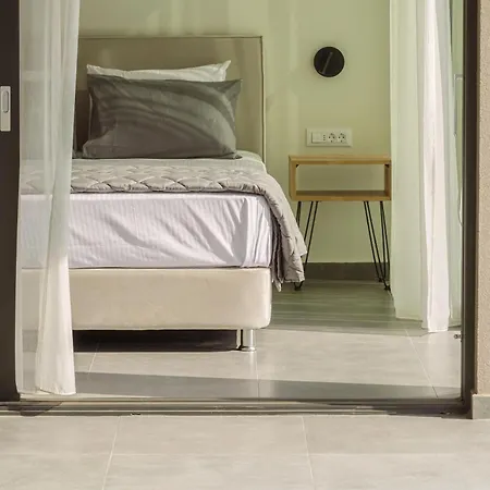 Luxury Mon I Vassilikos *